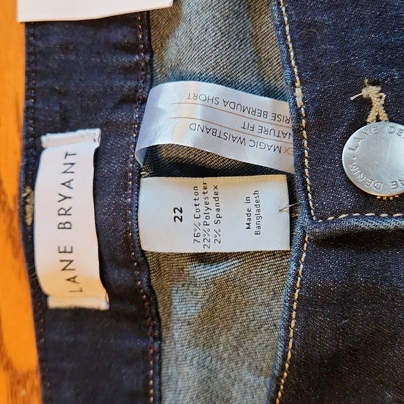 Lane Bryant Flex Magic Waistband Signiture Fit Mid-Rise Bermuda Jean Shorts - Picture 3 of 8